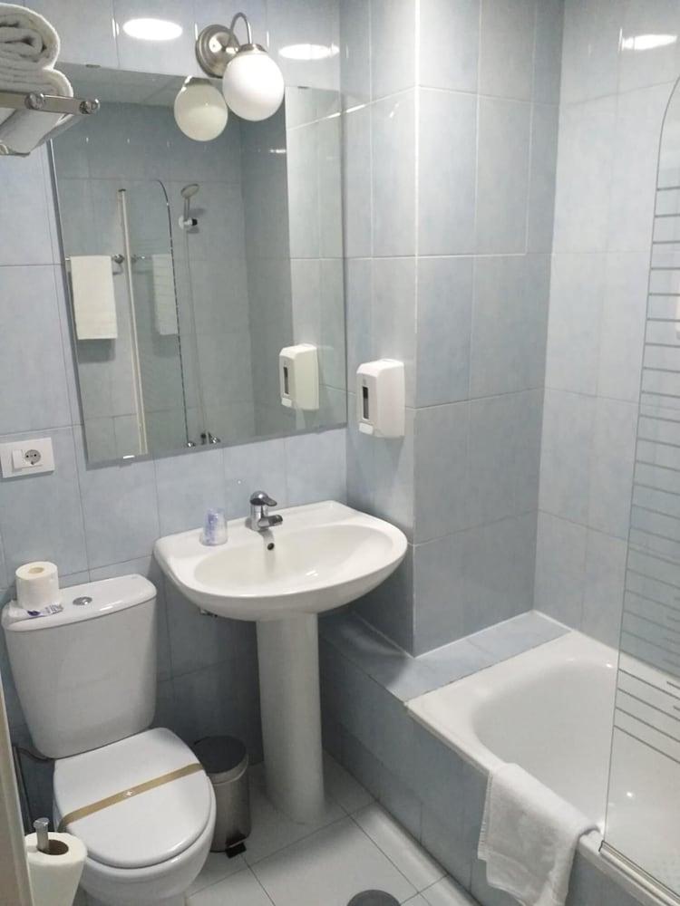 Hotel Alda Estacion Pontevedra Dış mekan fotoğraf